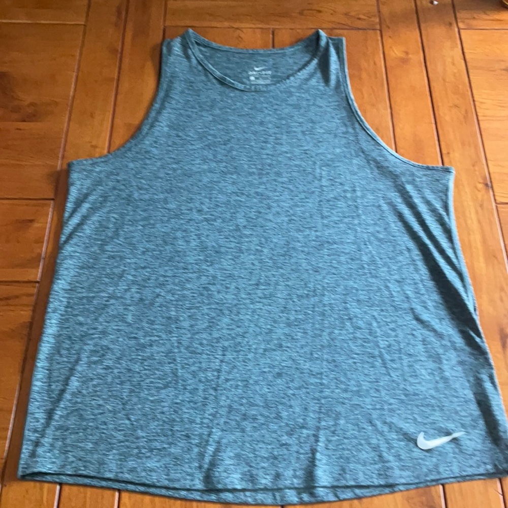 Nike Dry-Fit muscle shirt.